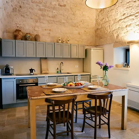 18th Century Saracen Trullo In Valle D'itria 別荘 オストゥーニ