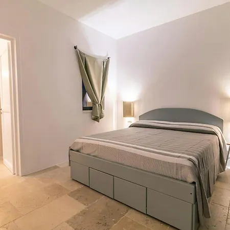18th Century Saracen Trullo In Valle D'itria *