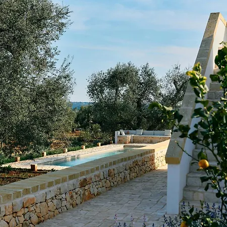 18th Century Saracen Trullo In Valle D'itria * オストゥーニ